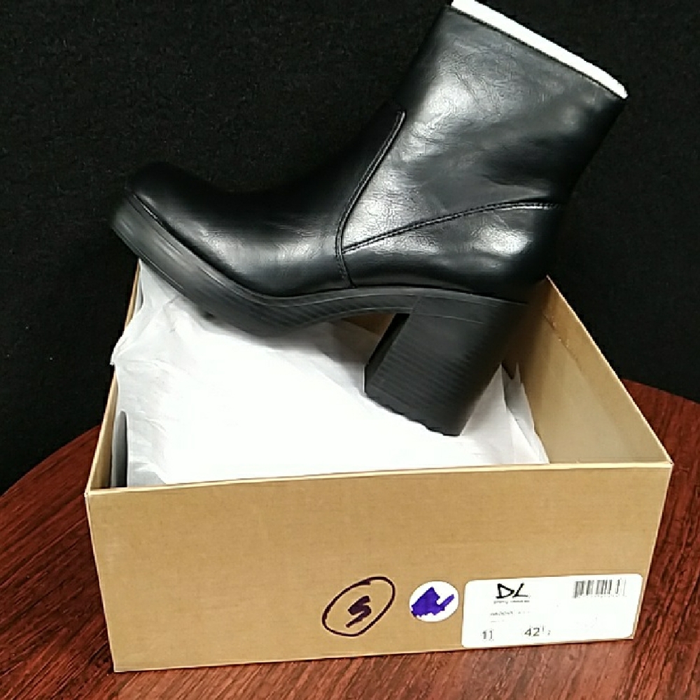 Dirty Laundry Groovy Black Platform Booties - 11